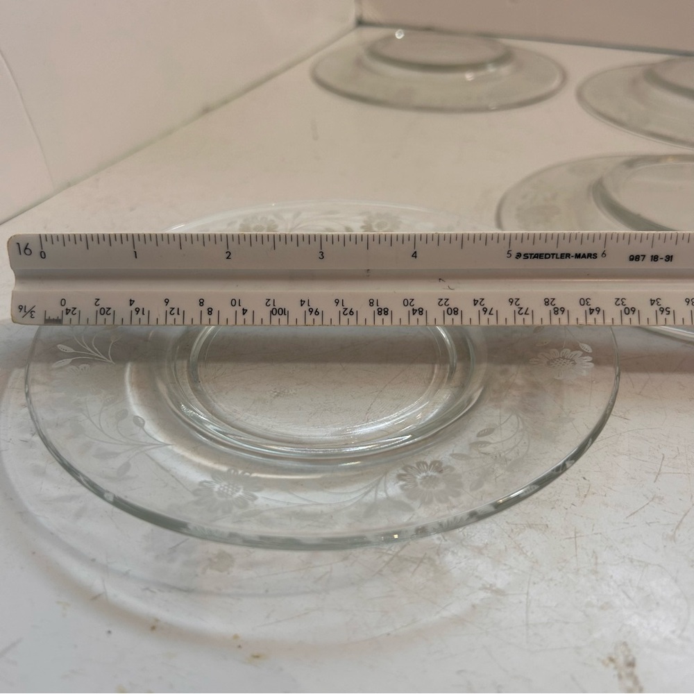 Vintage Fostoria Willowmere set of six etched glass floral small plates - Picture 5 of 5